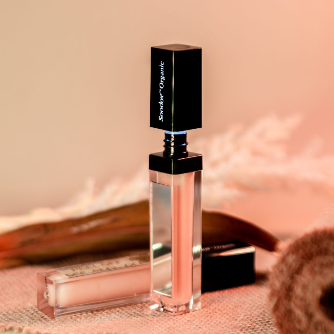 Soodox Organic Plumping Lip Oil with Light & Mirror in Nude Shade