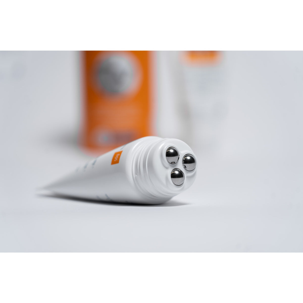 Close-up of Soodox Active roll-on massage applicator